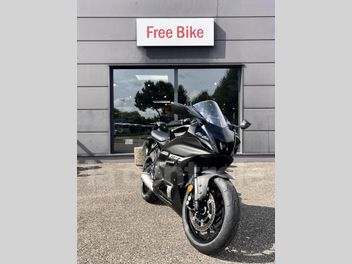 YAMAHA YZF R7 700