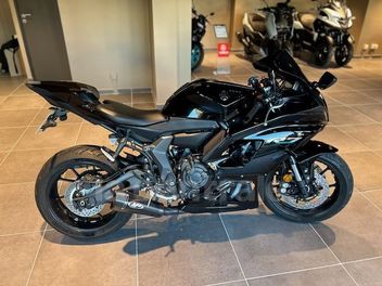 YAMAHA YZF R7 700