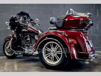 HARLEY DAVIDSON TRI GLIDE 1690