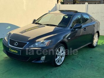 LEXUS 