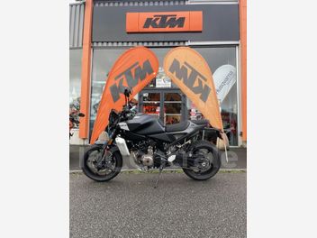 HUSQVARNA SVARTPILEN 801