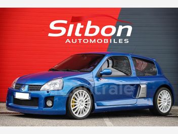 RENAULT CLIO 2 V6 RS II (2) V6 24S 255 RS 3P