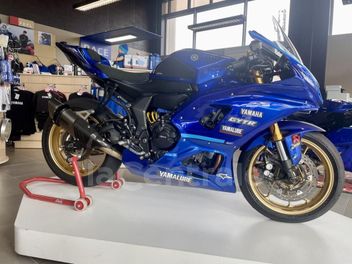 YAMAHA YZF R7 700
