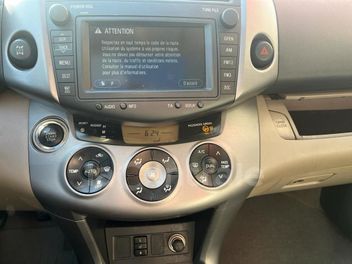 TOYOTA RAV 4 (3E GENERATION) III 136 D-4D LOUNGE