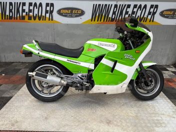 KAWASAKI GPZ 900