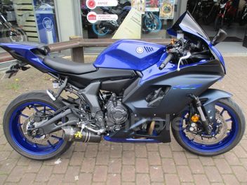 YAMAHA YZF R7 700
