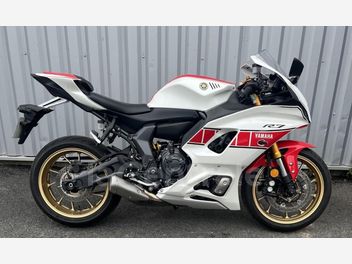 YAMAHA YZF R7 700