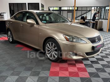 LEXUS 