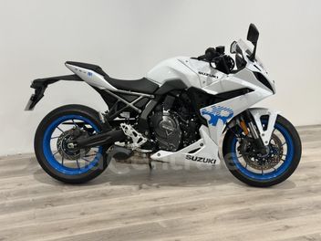 SUZUKI GSX-8R 800