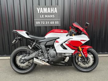 YAMAHA YZF R7 700