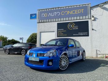 RENAULT CLIO 2 V6 RS II (2) V6 24S 255 RS 3P