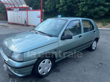 RENAULT CLIO (2) 1.4 RT BVA 5P