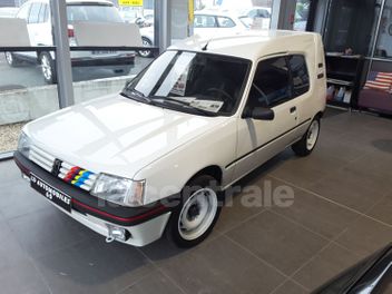 PEUGEOT 205 BVA 3P