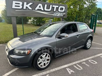 VOLVO C30 2.0 D 136 MOMENTUM