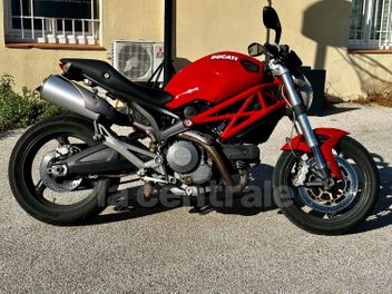 DUCATI MONSTER 696