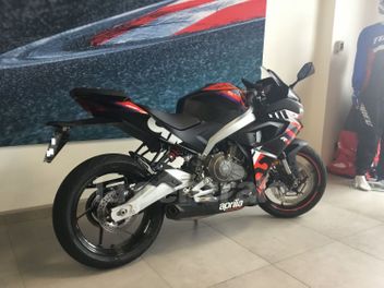 APRILIA RSV4 R 1000