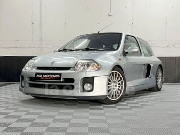 RENAULT CLIO 2 V6 RS II V6 24S 230 RS 3P