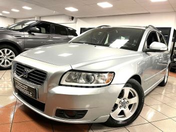 VOLVO V50 (2) D2 R-DESIGN