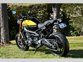 YAMAHA XSR 900