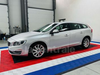 VOLVO V60 (2) D4 181 SUMMUM GEARTRONIC 8