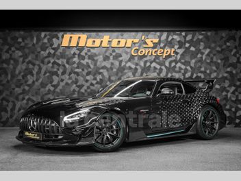 MERCEDES-AMG 