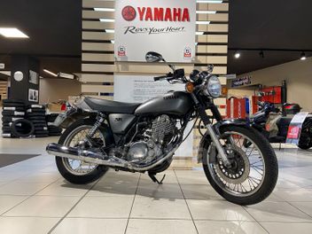 YAMAHA SR 400