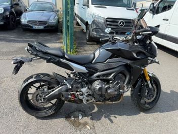 YAMAHA TRACER 900