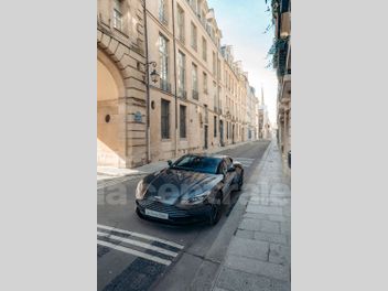 ASTON MARTIN DB11 V8