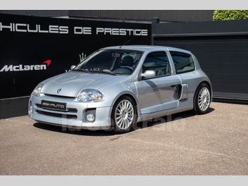 RENAULT CLIO 2 V6 RS II V6 24S 230 RS 3P