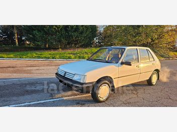PEUGEOT 