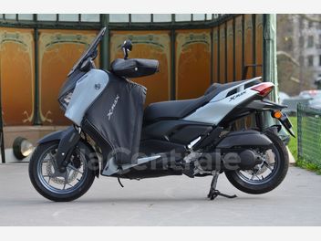YAMAHA X-MAX 125