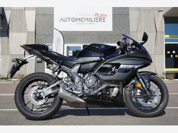 YAMAHA YZF R7 700