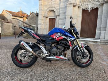 SUZUKI GSX-R 750