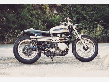 TRIUMPH BONNEVILLE 800 T100