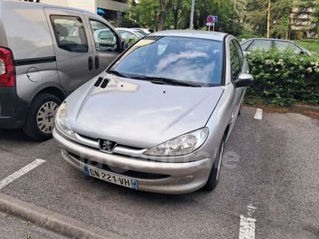 PEUGEOT 