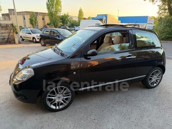LANCIA YPSILON 2 II (2) 1.3 MJT 16V 90 VERSUS