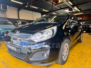 KIA RIO 3 III 1.1 CRDI ISG 75 STYLE 3P