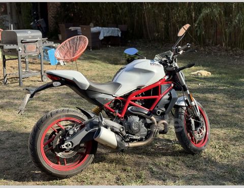 DUCATI MONSTER