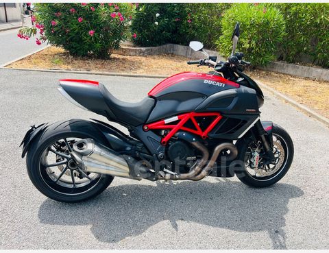 Annonce Ducati diavel 1200 carbon red 2011 occasion Var 83